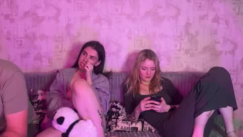 Snapshot of maliinka chatting on 09/27/25, 06:24 Malinka online show from 09/27/25, 06:24