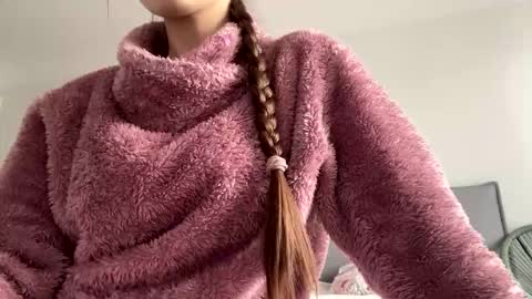 Snapshot of malinka_sweet19 chatting on 10/19/25, 07:20 malinka_sweet19 online show from 10/19/25, 07:20