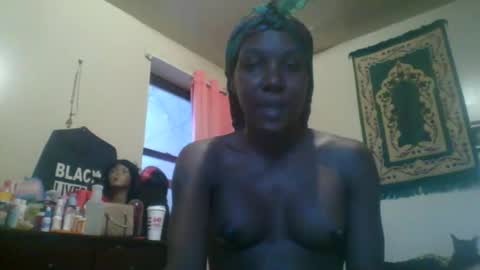 Snapshot of malissabanks chatting on 12/16/24, 01:22 Beauty IS Her Name BABY online show from 12/16/24, 01:22