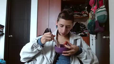 Snapshot of malitamuymal22 chatting on 03/08/26, 05:39 Malita online show from 03/08/26, 05:39