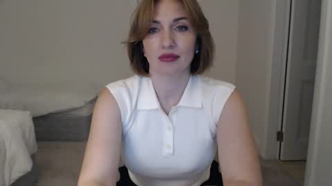 Snapshot of mallinia chatting on 03/10/25, 08:23 mallinia online show from 03/10/25, 08:23
