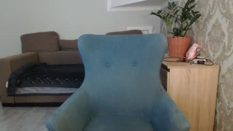 Snapshot of mallinia chatting on 10/18/25, 10:05 mallinia online show from 10/18/25, 10:05