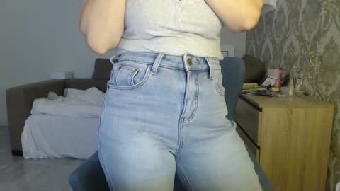 mallinia online show from 12/04/25, 11:08