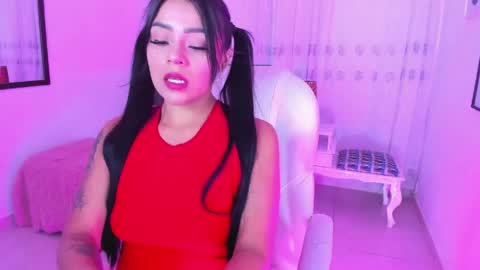 Mallorie online show from 04/22/26, 05:47