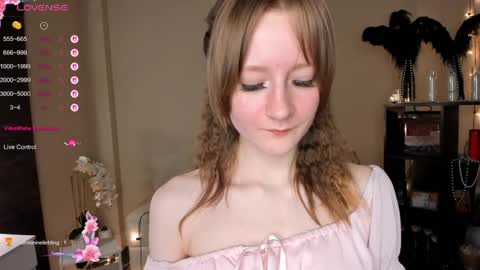 Snapshot of mallorygray chatting on 04/22/26, 03:57 Lilit online show from 04/22/26, 03:57