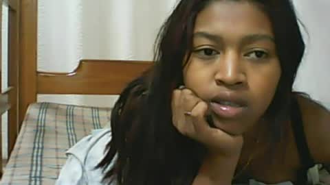 Snapshot of malluna4 chatting on 06/29/26, 10:15 Malluna online show from 06/29/26, 10:15