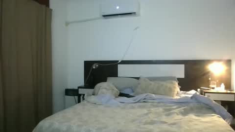 Snapshot of malon81811201 chatting on 04/01/26, 04:35 Malon online show from 04/01/26, 04:35