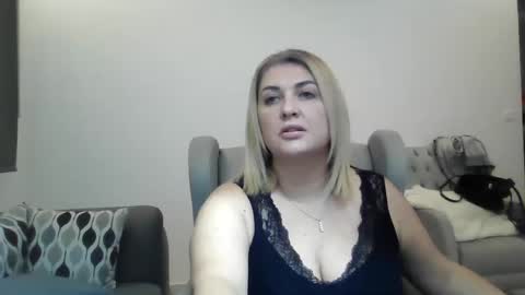 malorine online show from 11/24/25, 08:41
