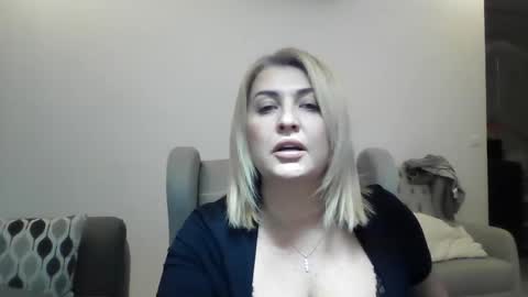 malorine online show from 11/25/25, 06:08