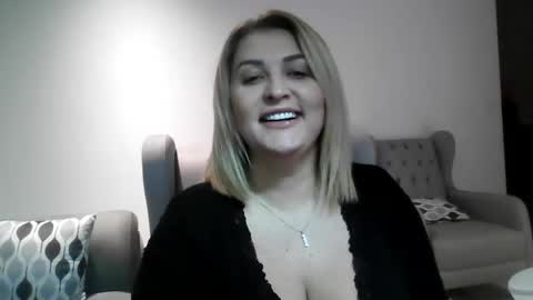 malorine online show from 12/02/25, 07:42