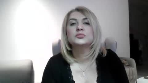 malorine online show from 12/18/25, 05:08