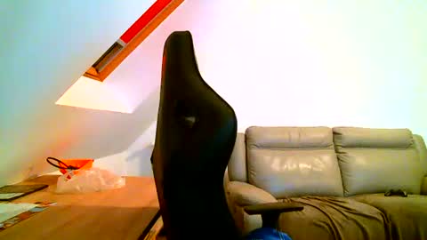 Snapshot of malou2927 chatting on 12/02/24, 07:38 breton online show from 12/02/24, 07:38