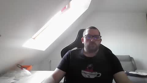 Snapshot of malou2927 chatting on 12/09/24, 10:22 breton online show from 12/09/24, 10:22