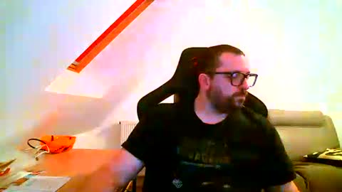 Snapshot of malou2927 chatting on 12/14/24, 05:03 breton online show from 12/14/24, 05:03