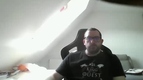 Snapshot of malou2927 chatting on 12/15/24, 12:17 breton online show from 12/15/24, 12:17