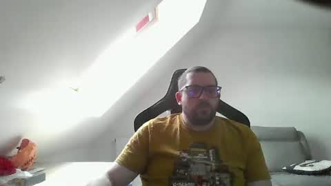 Snapshot of malou2927 chatting on 12/23/24, 11:57 breton online show from 12/23/24, 11:57