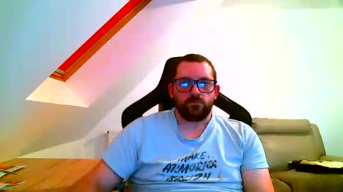 Snapshot of malou2927 chatting on 12/27/24, 10:59 breton online show from 12/27/24, 10:59