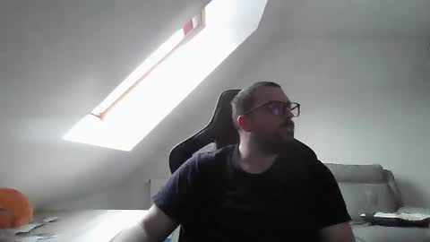 Snapshot of malou2927 chatting on 12/29/24, 10:34 breton online show from 12/29/24, 10:34