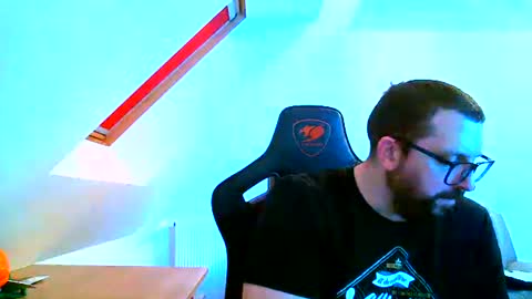 Snapshot of malou2927 chatting on 12/31/24, 09:17 breton online show from 12/31/24, 09:17