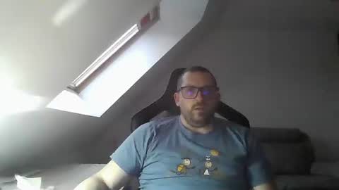 Snapshot of malou2927 chatting on 01/19/25, 04:36 breton online show from 01/19/25, 04:36