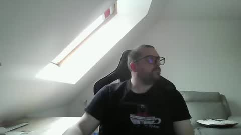 Snapshot of malou2927 chatting on 01/25/25, 12:37 breton online show from 01/25/25, 12:37