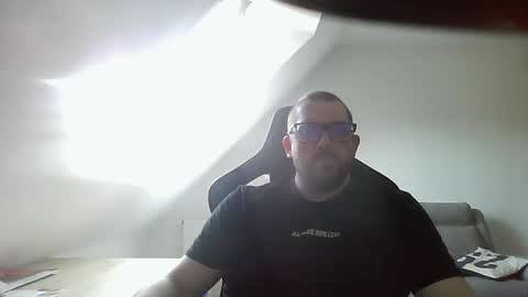 Snapshot of malou2927 chatting on 01/26/25, 12:33 breton online show from 01/26/25, 12:33