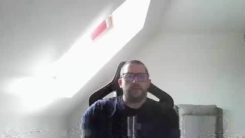 Snapshot of malou2927 chatting on 10/11/25, 09:19 breton online show from 10/11/25, 09:19