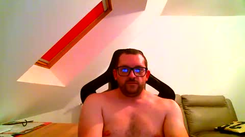 Snapshot of malou2927 chatting on 10/12/25, 08:30 breton online show from 10/12/25, 08:30