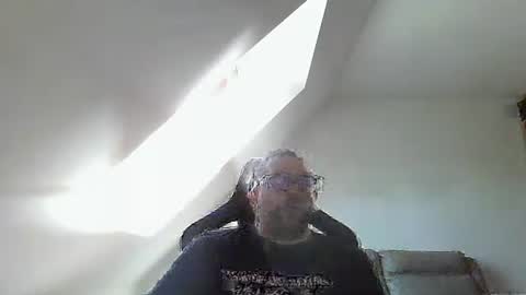 Snapshot of malou2927 chatting on 10/17/25, 11:24 breton online show from 10/17/25, 11:24