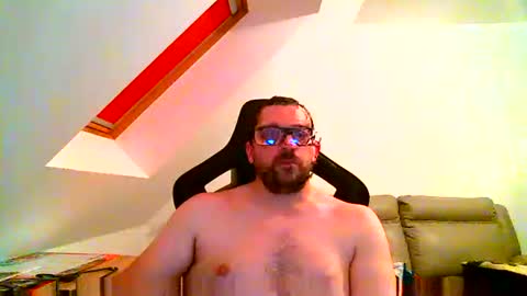 Snapshot of malou2927 chatting on 10/26/25, 10:47 breton online show from 10/26/25, 10:47