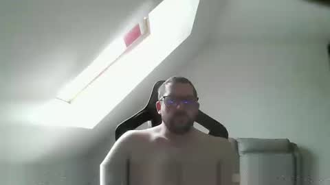 Snapshot of malou2927 chatting on 10/29/25, 10:17 breton online show from 10/29/25, 10:17