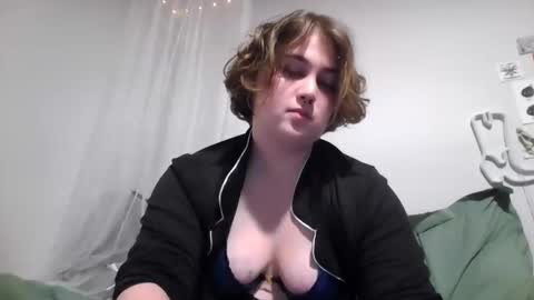Snapshot of malrider2 chatting on 01/04/25, 01:52 Mal online show from 01/04/25, 01:52