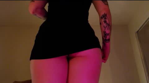 Snapshot of malthevalleyqueen chatting on 03/20/26, 04:17 Mal online show from 03/20/26, 04:17