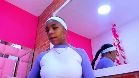 Snapshot of malu_horny_69 chatting on 03/09/25, 01:48 Melanie online show from 03/09/25, 01:48