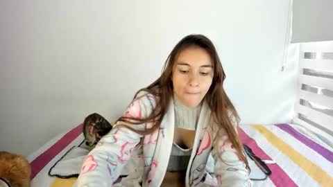 Snapshot of malucam_06 chatting on 11/09/25, 08:51 instagram nueela online show from 11/09/25, 08:51