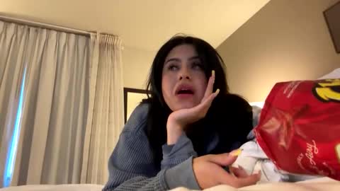 Snapshot of mamaboozey chatting on 04/20/26, 02:25 mamaboozey online show from 04/20/26, 02:25