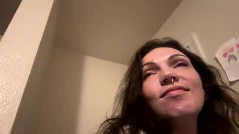 Snapshot of mamakinchen24 chatting on 12/05/24, 06:32 Deja Jonjon online show from 12/05/24, 06:32