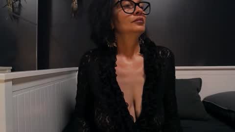 Snapshot of mamasitasexy79 chatting on 04/15/26, 08:09 ioana love online show from 04/15/26, 08:09