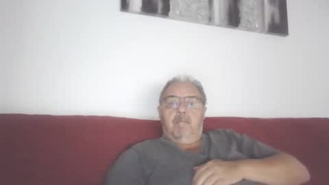 Snapshot of mambow99 chatting on 01/19/25, 07:15 OLDMANFREE online show from 01/19/25, 07:15