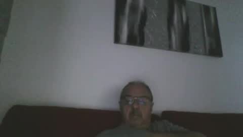 Snapshot of mambow99 chatting on 01/18/26, 08:23 OLDMANFREE online show from 01/18/26, 08:23