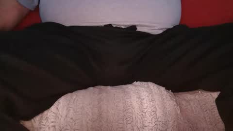 Snapshot of mambow99 chatting on 03/08/26, 02:54 OLDMANFREE online show from 03/08/26, 02:54