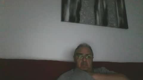 Snapshot of mambow99 chatting on 05/05/26, 11:57 OLDMANFREE online show from 05/05/26, 11:57