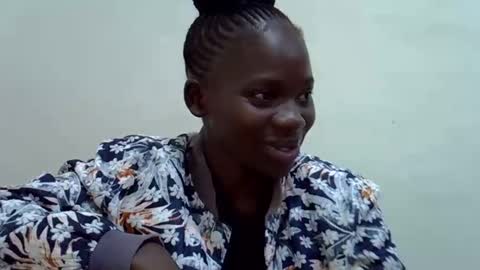 Snapshot of mamichula42 chatting on 11/23/25, 06:30 mamichula42 online show from 11/23/25, 06:30