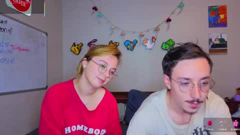 Snapshot of mamiclouds chatting on 09/20/25, 03:40 MamiCloudz online show from 09/20/25, 03:40