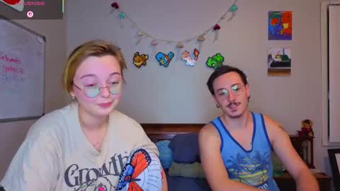 Snapshot of mamiclouds chatting on 09/30/25, 03:44 MamiCloudz online show from 09/30/25, 03:44