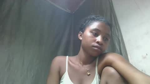 Snapshot of mamieriela chatting on 04/12/26, 10:37 mamieriela online show from 04/12/26, 10:37