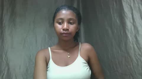 Snapshot of mamieriela chatting on 04/14/26, 05:30 mamieriela online show from 04/14/26, 05:30