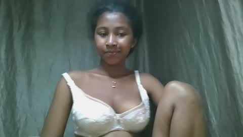 Snapshot of mamieriela chatting on 04/16/26, 10:23 mamieriela online show from 04/16/26, 10:23