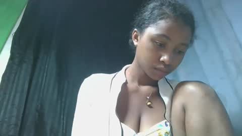 Snapshot of mamieriela chatting on 04/23/26, 08:35 mamieriela online show from 04/23/26, 08:35