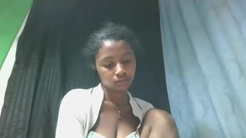 Snapshot of mamieriela chatting on 04/23/26, 02:41 mamieriela online show from 04/23/26, 02:41